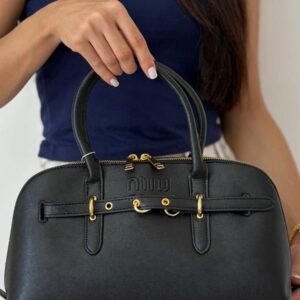 شنطة  Miu Miu حجم كبير