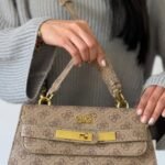 شنطة جيس حجم وسط مع علبة الشركة